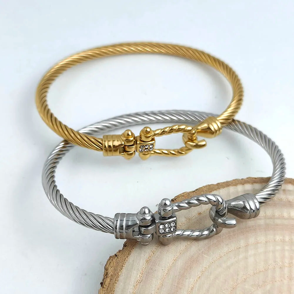 Timeless Horseshoe Clasp Bracelet