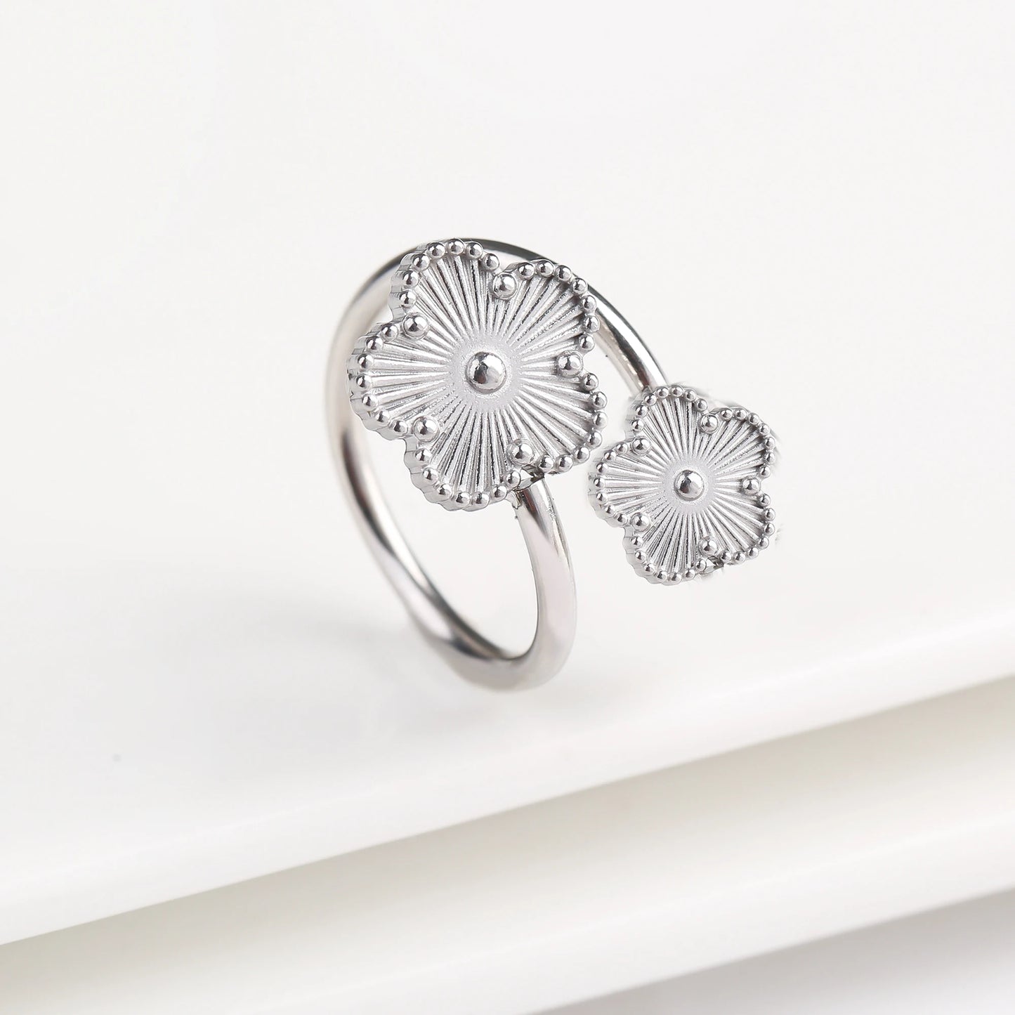 Women’s Flower Opening Ring 
