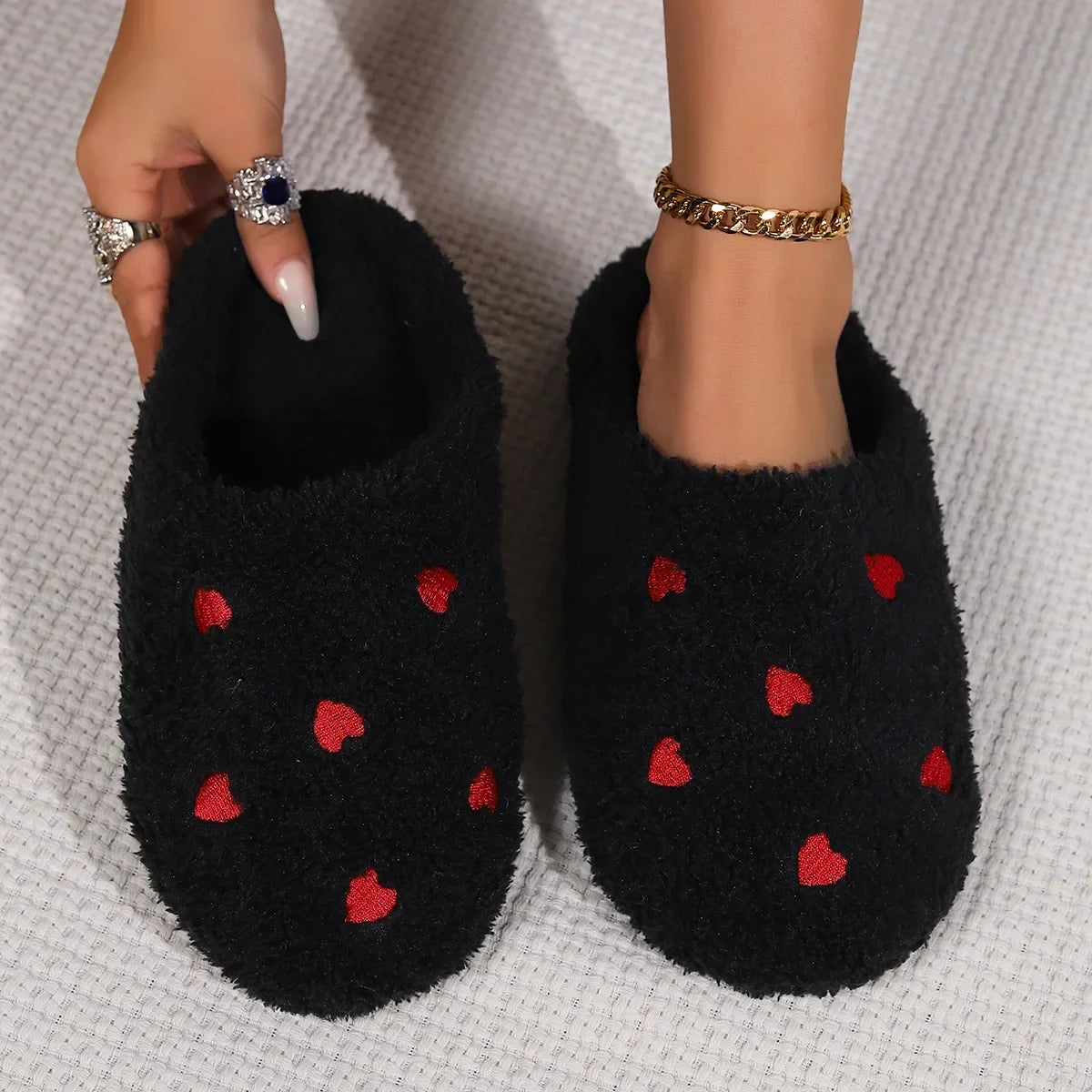 Heart-Patterned Fluffy Slippers