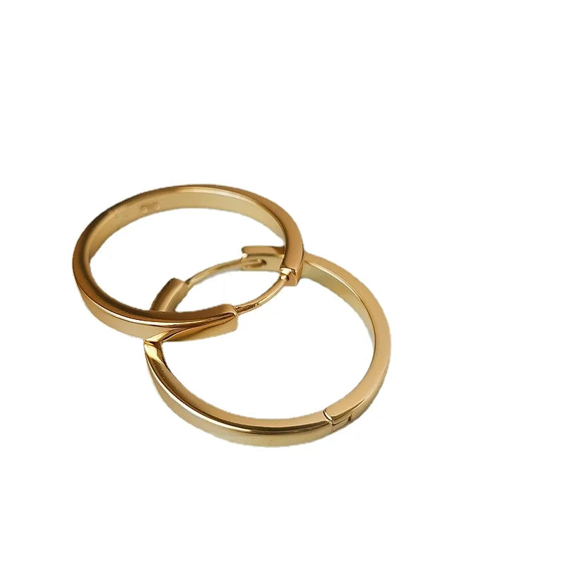 Minimalist Gold Hoop Earrings 